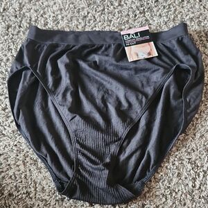 Bali Womens Black Hi-Cut Briefs 10/11